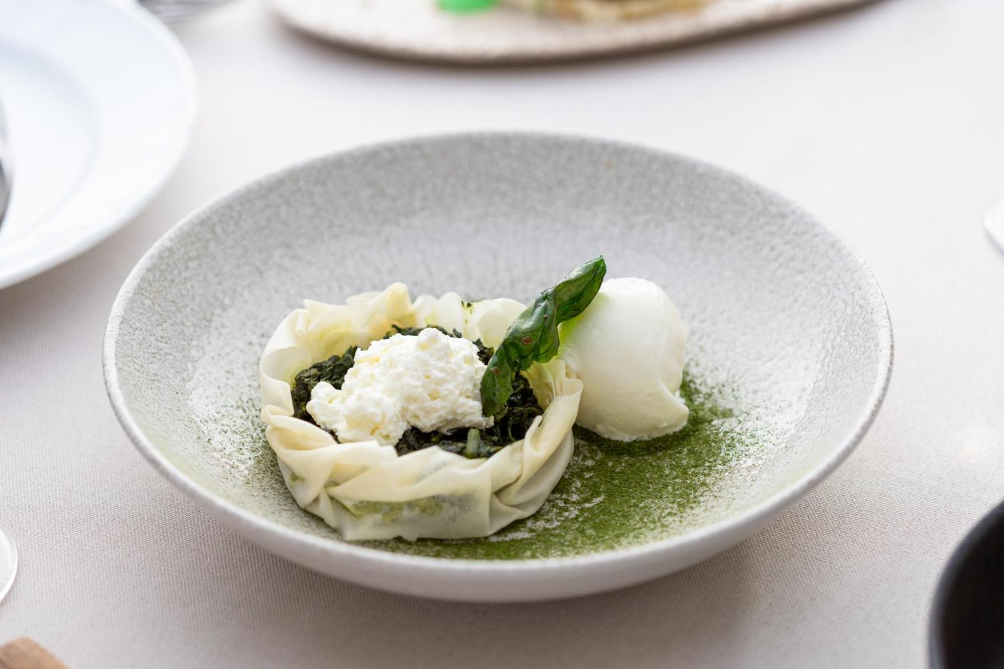 호텔 뒤 락 콩그레스 센터&스파 이오아니아 외부 사진 A dish at the restaurant
